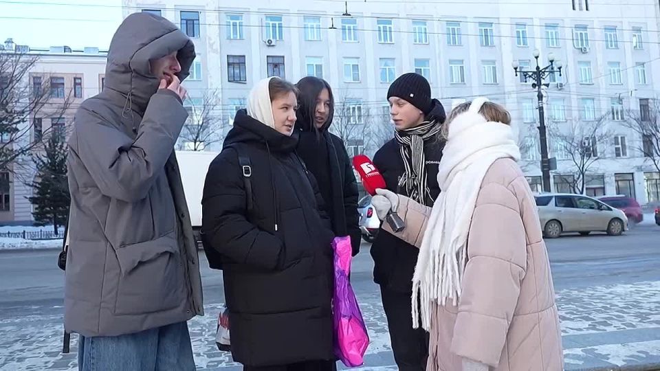 После блокировки звонков в мессенджерах россияне стали чаще звонить друг другу по мобильной связи, что привело к росту голосового трафика