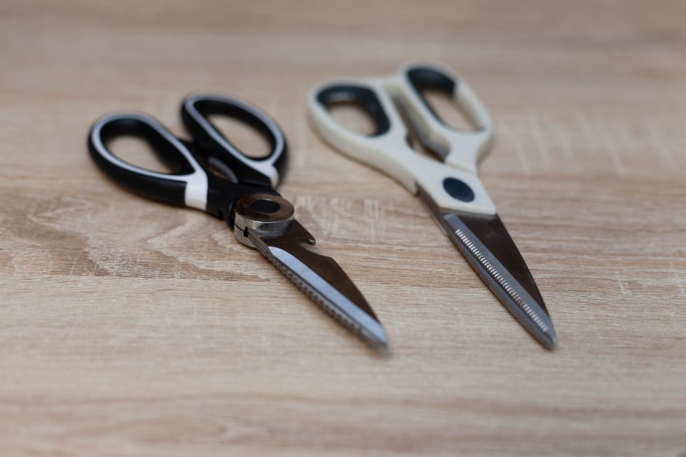 Как вернуть ножницам прежнюю остроту: 7 простых и эффективных методов