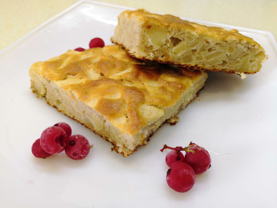 Секреты осеннего пирога: быстрое решение для любителей яблок