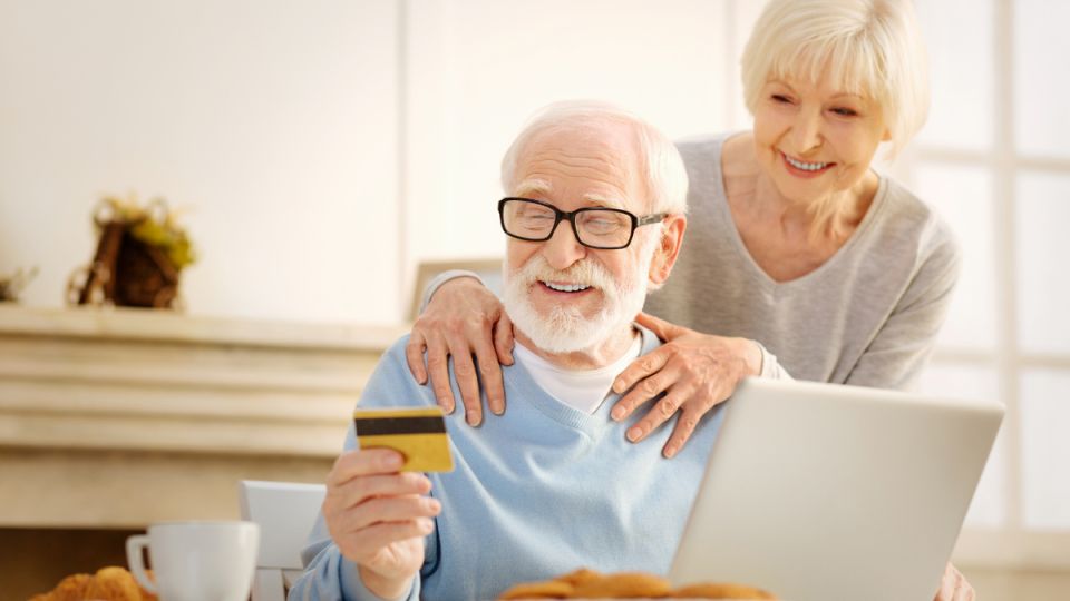 Пенсионеры в 2025 году: что освободит от платежей и налогов?