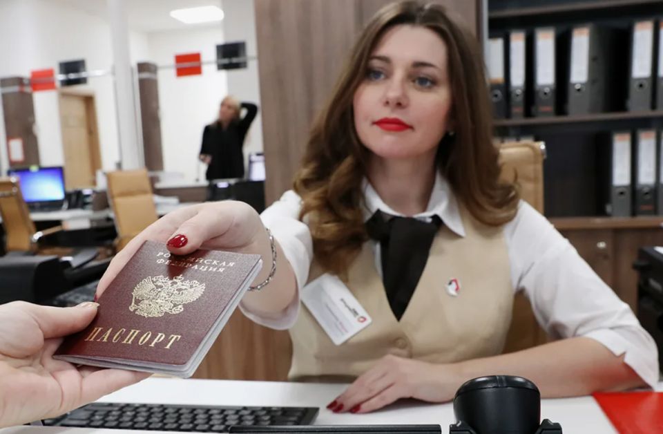 В России появляются новые правила для паспортов: уникальный идентификатор с 2026 года