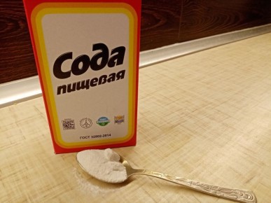 Этот банальный предмет на кухне решает все проблемы с пятнами: возьмите на заметку