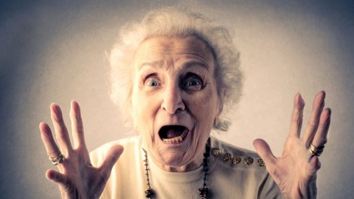 Пенсионеры и риски безналичного получения выплат: важные советы