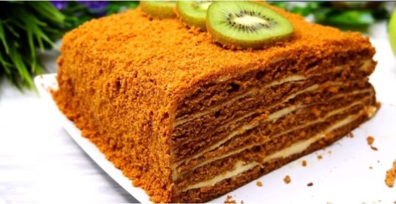 Невероятный медовик за 30 минут без раскатки: простой рецепт для любого повода