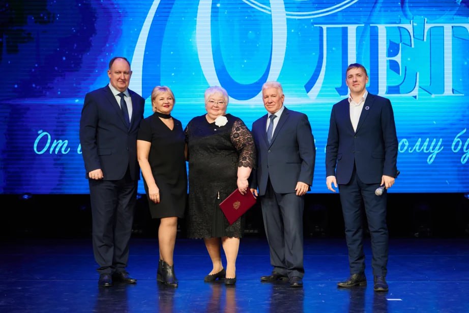 Сотрудники поликлиники Железнодорожного района удостоены краевых наград Сотрудники поликлиники Железнодорожного района удостоены краевых наград