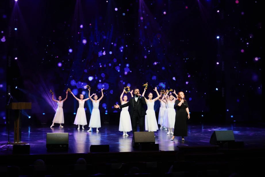 Сотрудники поликлиники Железнодорожного района удостоены краевых наград Сотрудники поликлиники Железнодорожного района удостоены краевых наград