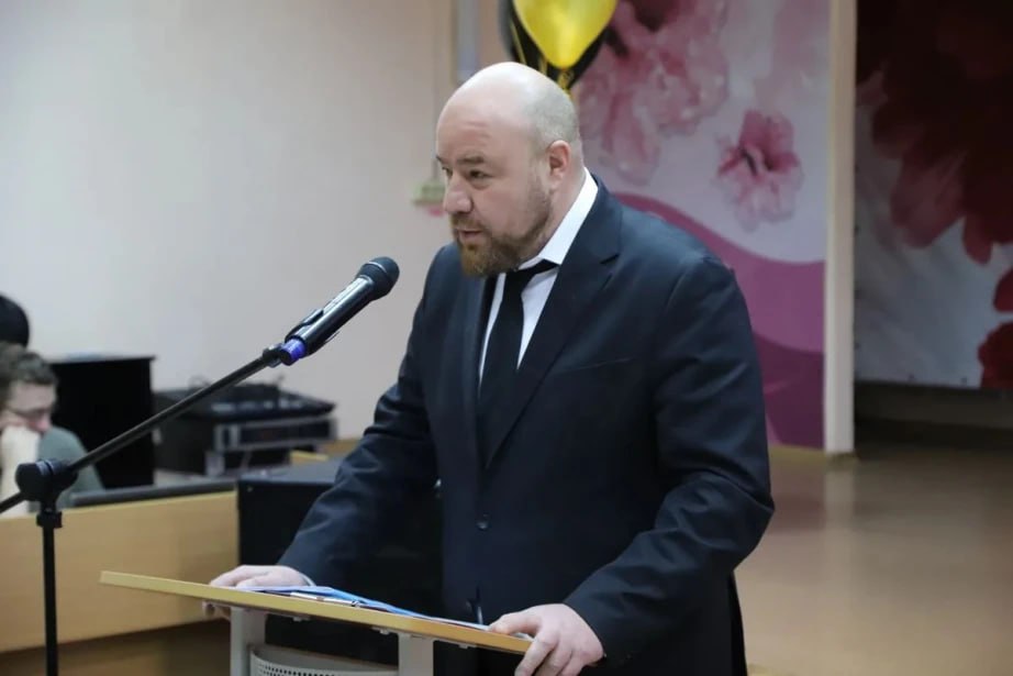 Учебная неделя в школах и техникумах Хабаровского края началась с разговоров о Героях Отечества