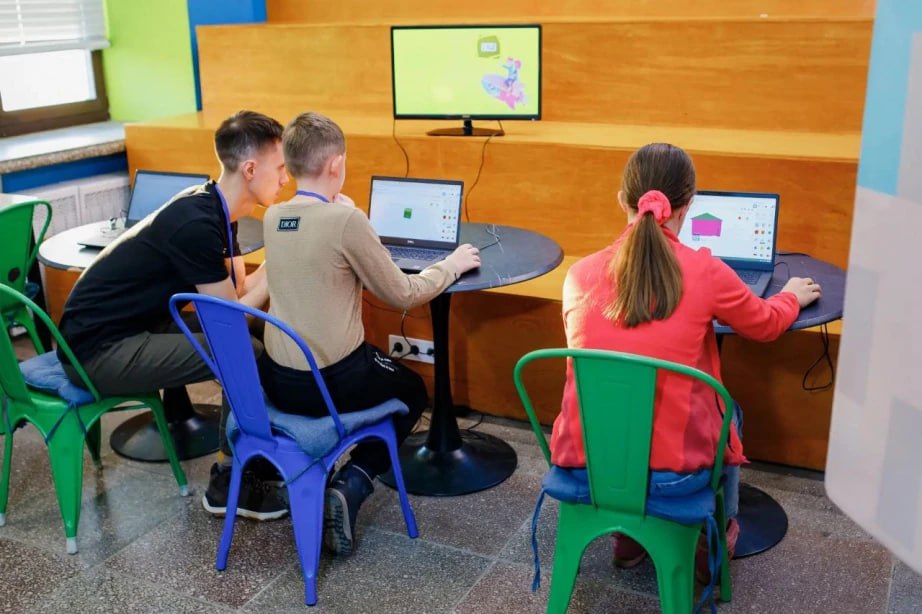 В Хабаровске прошел финал первой зимней краевой олимпиады среди школьников по программированию «IT-Тигры» В Хабаровске прошел финал первой зимней краевой олимпиады среди школьников по программированию «IT-Тигры»