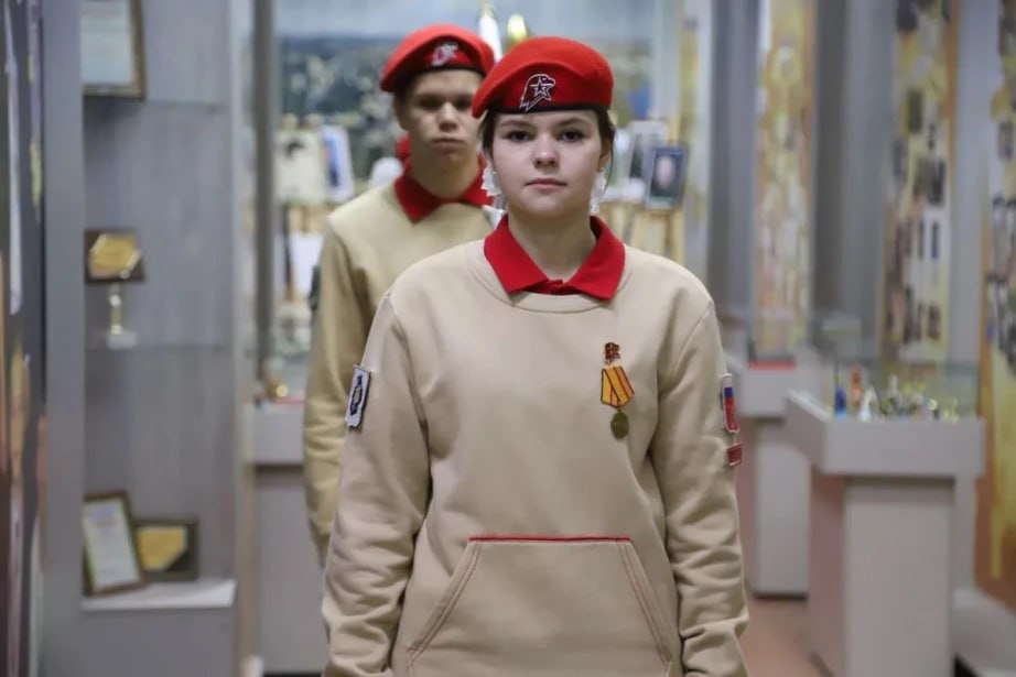 Учебная неделя в школах и техникумах Хабаровского края началась с разговоров о Героях Отечества Учебная неделя в школах и техникумах Хабаровского края началась с разговоров о Героях Отечества