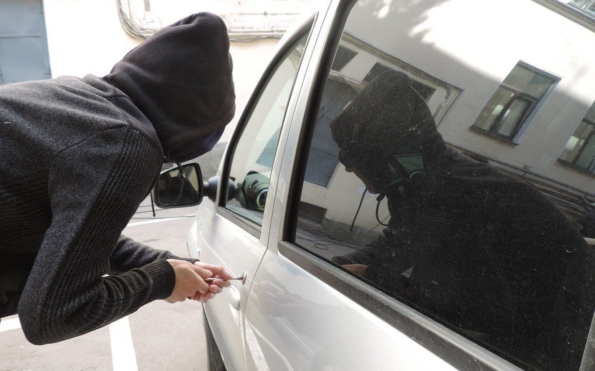 Хабаровчанин украл машину, притворившись работником автосервиса