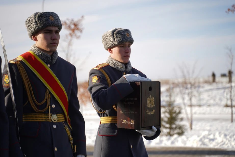 В Хабаровске прошли торжественные мероприятия ко Дню Героев Отечества В Хабаровске прошли торжественные мероприятия ко Дню Героев Отечества