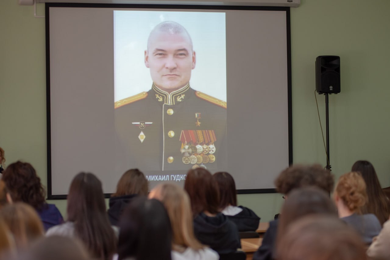 В Хабаровске поздравили воинов-участников СВО с Днём героев Отечества В Хабаровске поздравили воинов-участников СВО с Днём героев Отечества