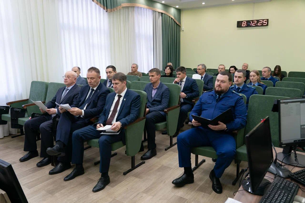 В прокуратуре Хабаровского края обсудили вопросы противодействия правонарушениям при реализации национальных проектов В прокуратуре Хабаровского края обсудили вопросы противодействия правонарушениям при реализации национальных проектов