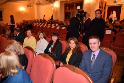 Торжественное собрание, посвященное Дню Конституции Российской Федерации и Международному дню прав человека прошло в Хабаровской краевой филармонии