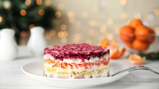 Во сколько обойдется «селедка под шубой» на новогоднем столе, выяснили эксперты