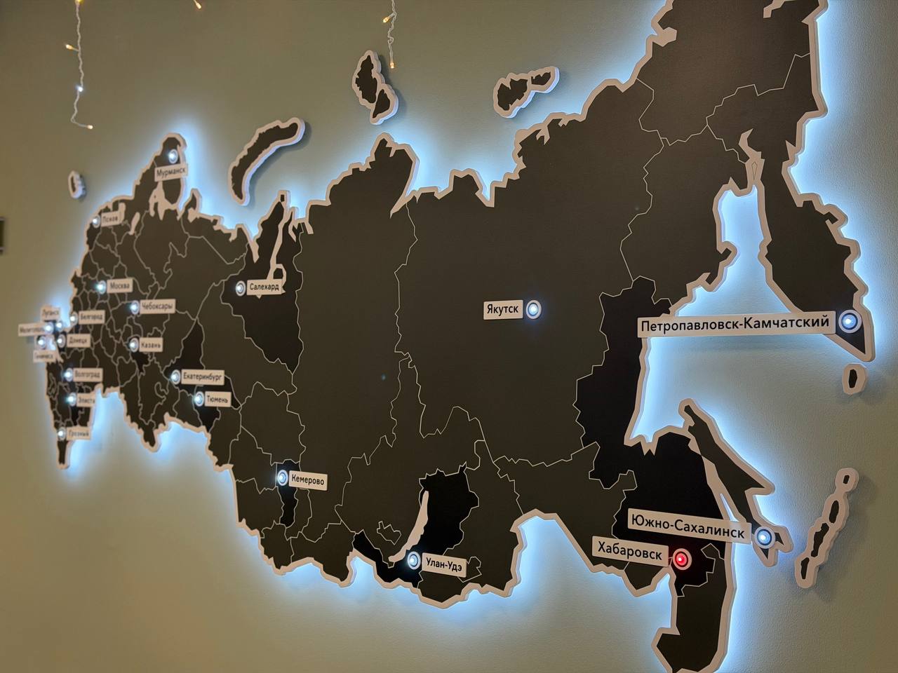 12 декабря, в День Конституции РФ, встретился с активной и неравнодушной молодёжью в Центре развития военно-спортивной подготовки и патриотического воспитания «Воин» 12 декабря, в День Конституции РФ, встретился с активной и неравнодушной молодёжью в Центре развития военно-спортивной подготовки и патриотического воспитания «Воин»