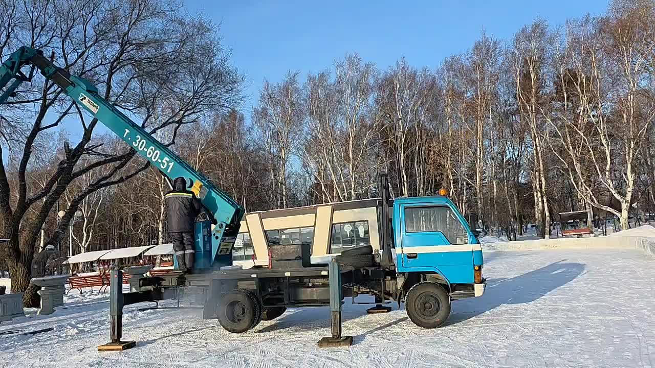 Набережная Комсомольска преображается к Новому году