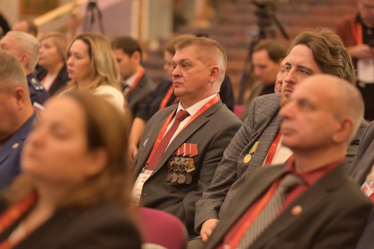 Бессмертный полк России собрал однополчан со всей страны Бессмертный полк России собрал однополчан со всей страны