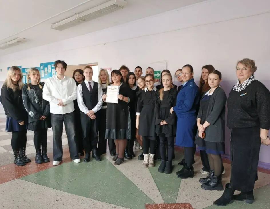 Прокуратурой Хабаровского края вручены грамоты и подарки участникам международного молодежного конкурса социальной антикоррупционной рекламы «Вместе против коррупции!» Прокуратурой Хабаровского края вручены грамоты и подарки участникам международного молодежного конкурса социальной антикоррупционной рекламы «Вместе против коррупции!»