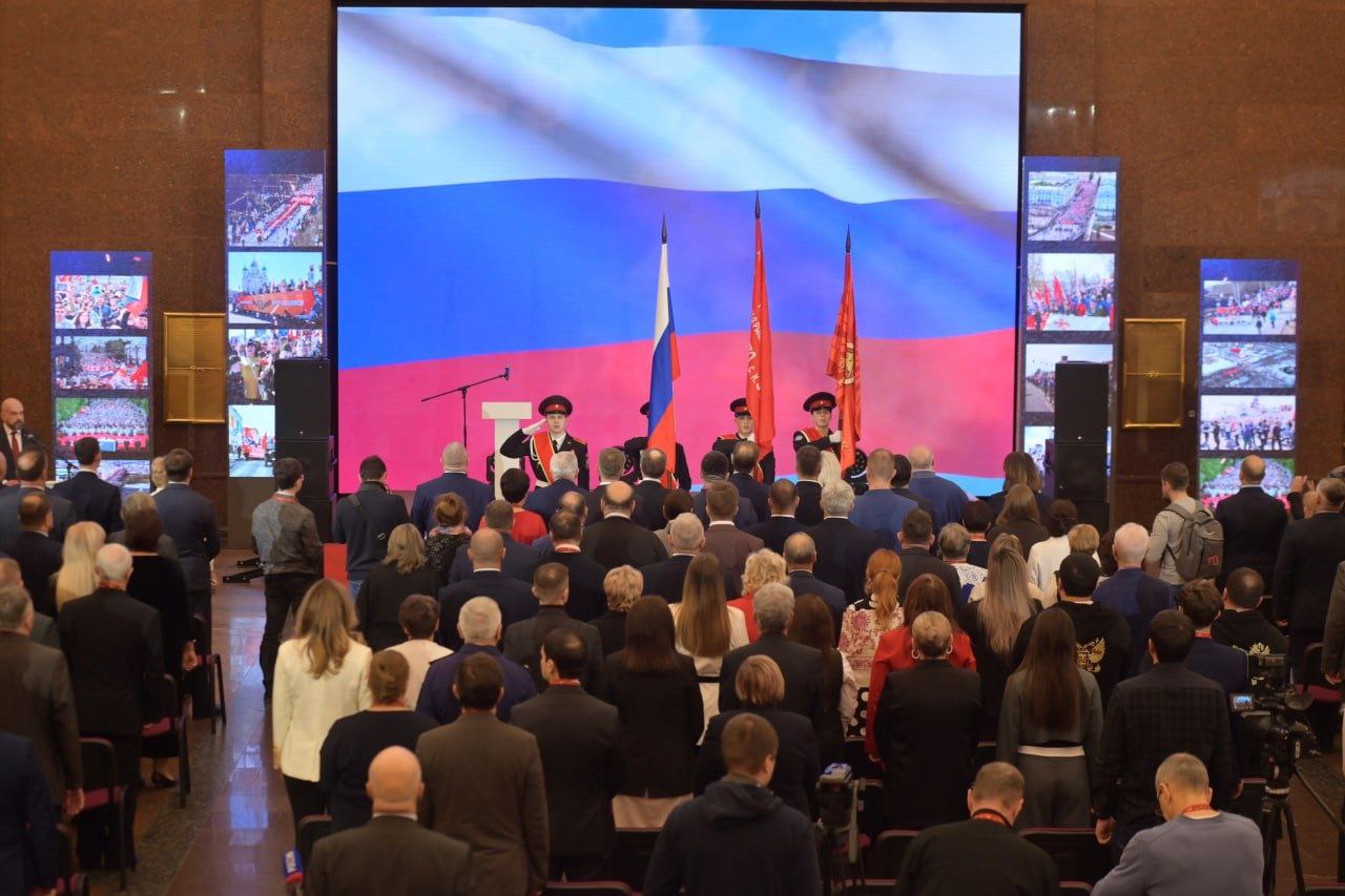 Бессмертный полк России собрал однополчан со всей страны Бессмертный полк России собрал однополчан со всей страны