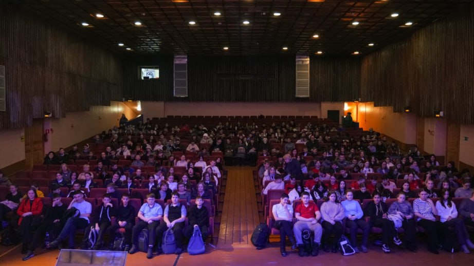 Известные писатели посетили 13 районов Хабаровского края в этом году Известные писатели посетили 13 районов Хабаровского края в этом году