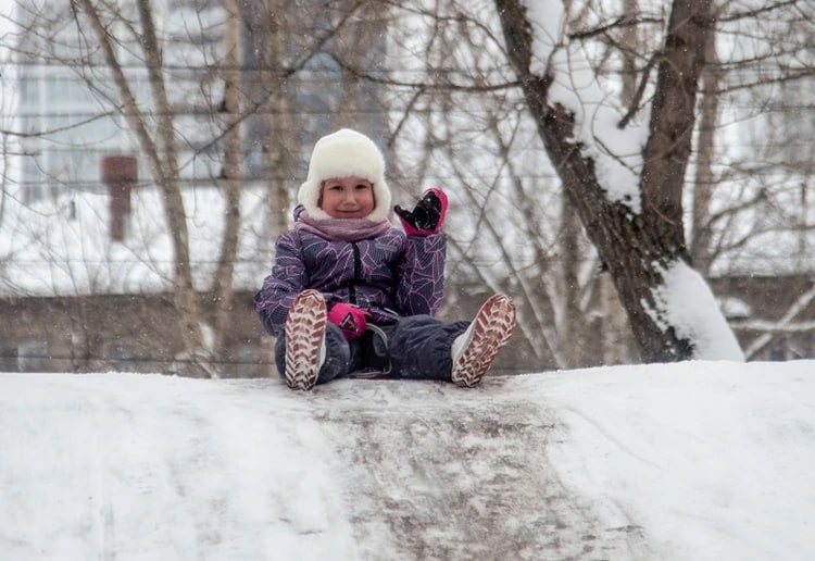Новогодние городки продолжают устанавливать в краевой столице