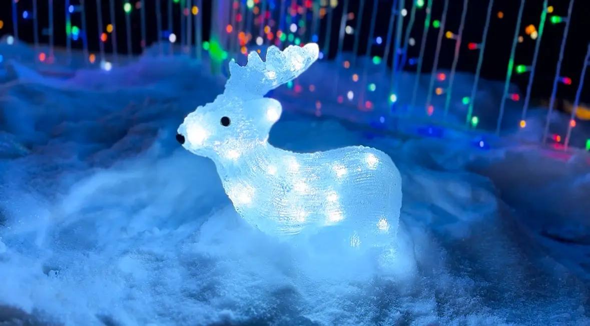 В краевом центре кипит работа по созданию новогоднего и рождественского оформления В краевом центре кипит работа по созданию новогоднего и рождественского оформления