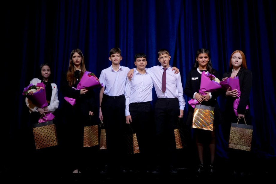 Концерт в честь Дня Конституции Российской Федерации прошел в Хабаровске Концерт в честь Дня Конституции Российской Федерации прошел в Хабаровске