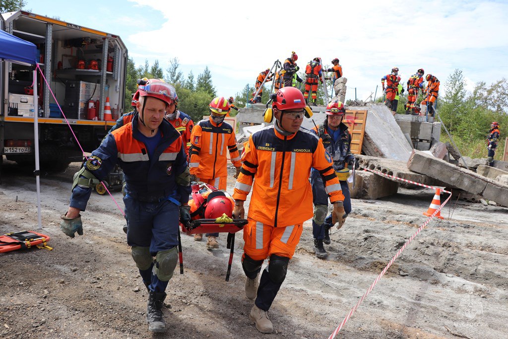 Два поисково-спасательных отряда МЧС России вошли в тройку лучших в Дальневосточном федеральном округе Два поисково-спасательных отряда МЧС России вошли в тройку лучших в Дальневосточном федеральном округе