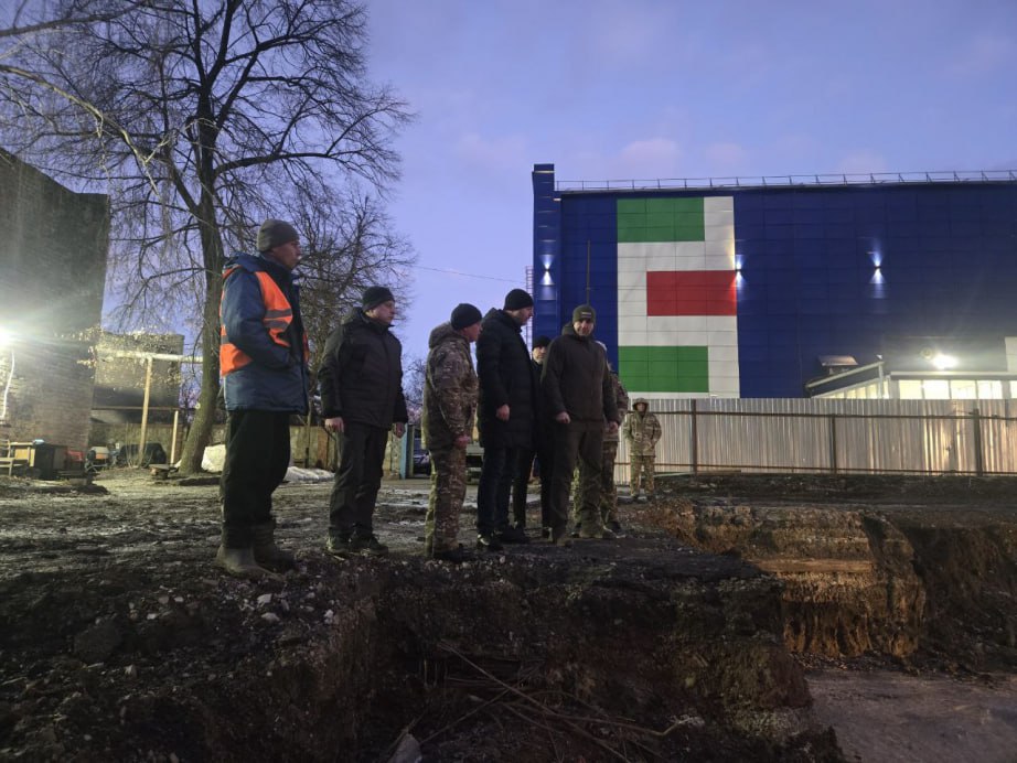 Дмитрий Демешин встретился с бойцами на передовой и побывал с рабочим визитом в Дебальцево ДНР Дмитрий Демешин встретился с бойцами на передовой и побывал с рабочим визитом в Дебальцево ДНР