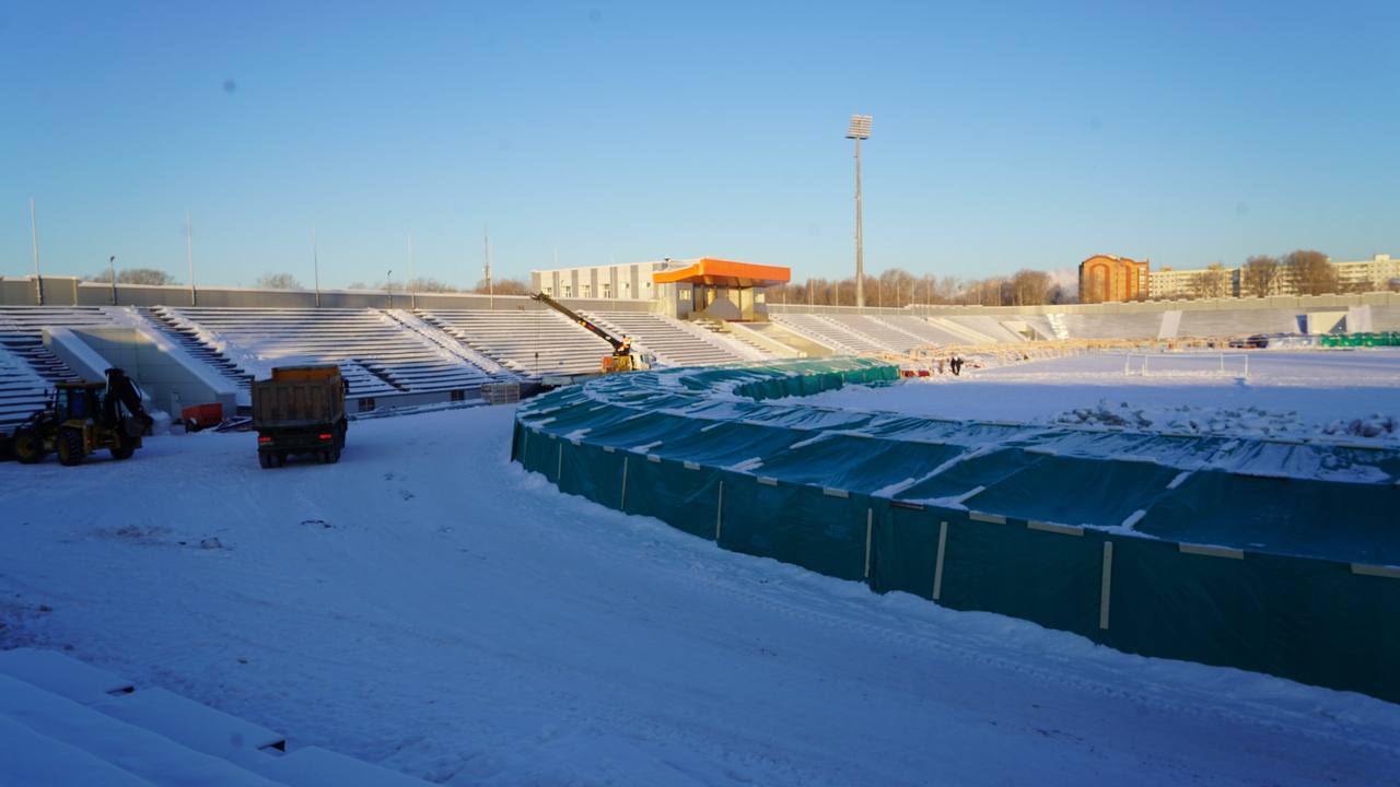 Ход реконструкции стадиона «Авангард» в Комсомольске-на-Амуре проверил партийный десант Ход реконструкции стадиона «Авангард» в Комсомольске-на-Амуре проверил партийный десант