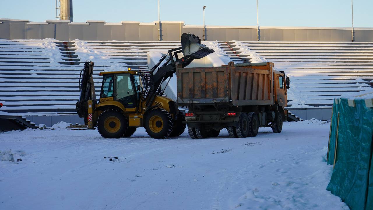 Ход реконструкции стадиона «Авангард» в Комсомольске-на-Амуре проверил партийный десант Ход реконструкции стадиона «Авангард» в Комсомольске-на-Амуре проверил партийный десант