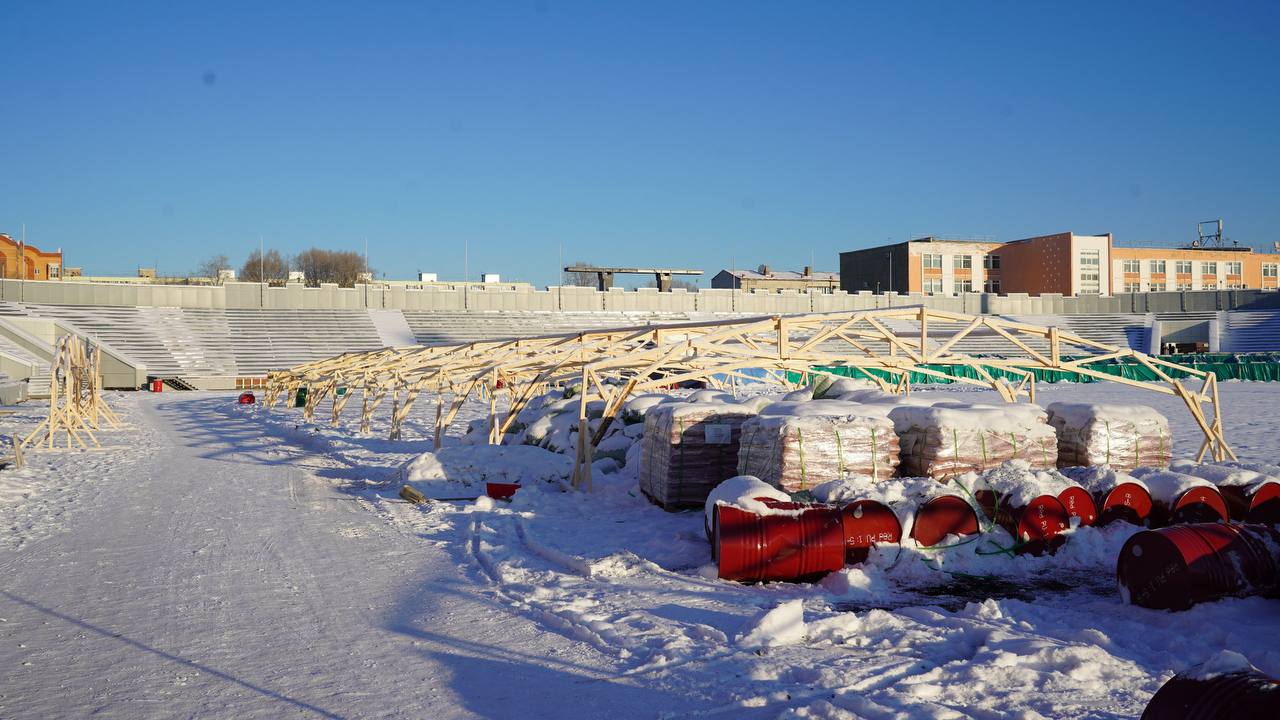 Ход реконструкции стадиона «Авангард» в Комсомольске-на-Амуре проверил партийный десант Ход реконструкции стадиона «Авангард» в Комсомольске-на-Амуре проверил партийный десант