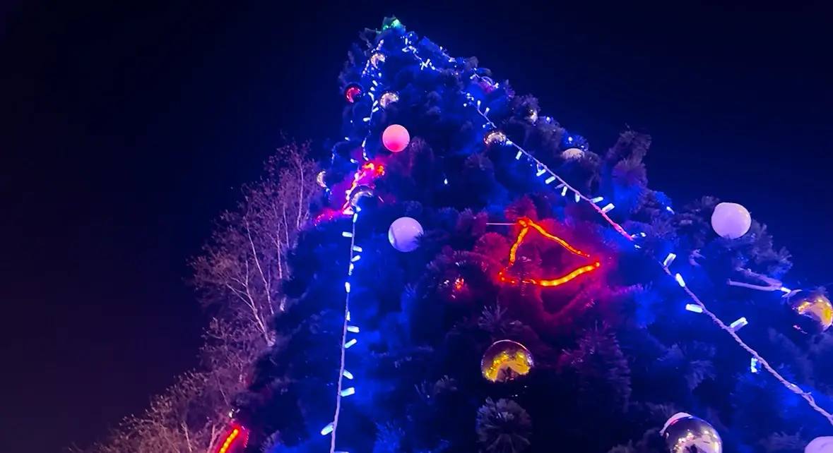 В Хабаровске активно создают новогоднюю атмосферу! В Хабаровске активно создают новогоднюю атмосферу!