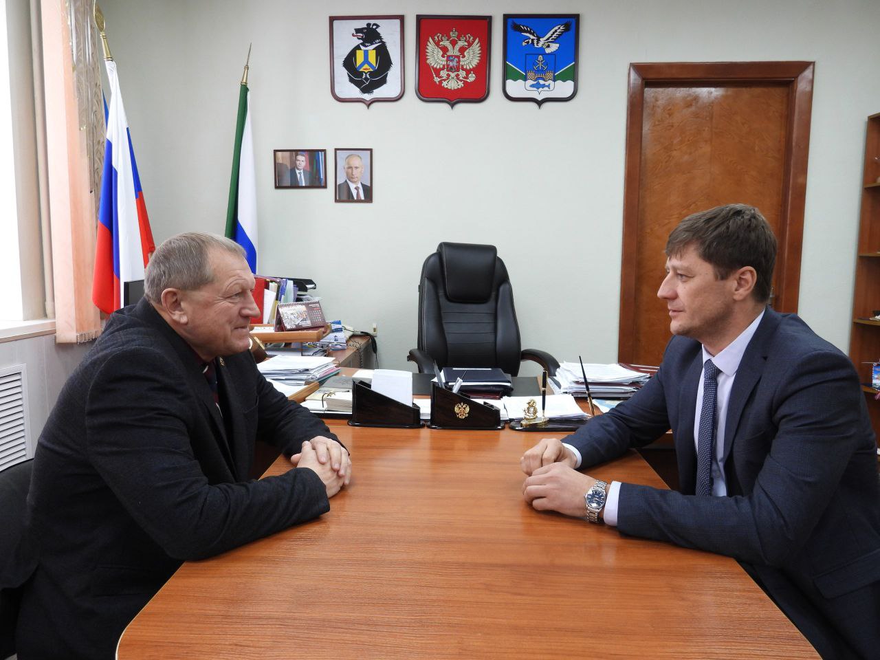 Состоялось первое организационное заседание ТИК Николаевского района состава 2025-2030 г.г. В ходе заседания тайным голосованием избраны заместитель председателя и секретарь территориального избиркома Состоялось первое организационное заседание ТИК Николаевского района состава 2025-2030 г.г. В ходе заседания тайным голосованием избраны заместитель председателя и секретарь территориального избиркома