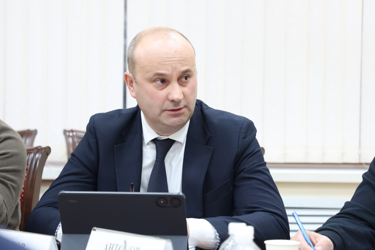 Земельный вопрос обсудили в краевом парламенте Земельный вопрос обсудили в краевом парламенте