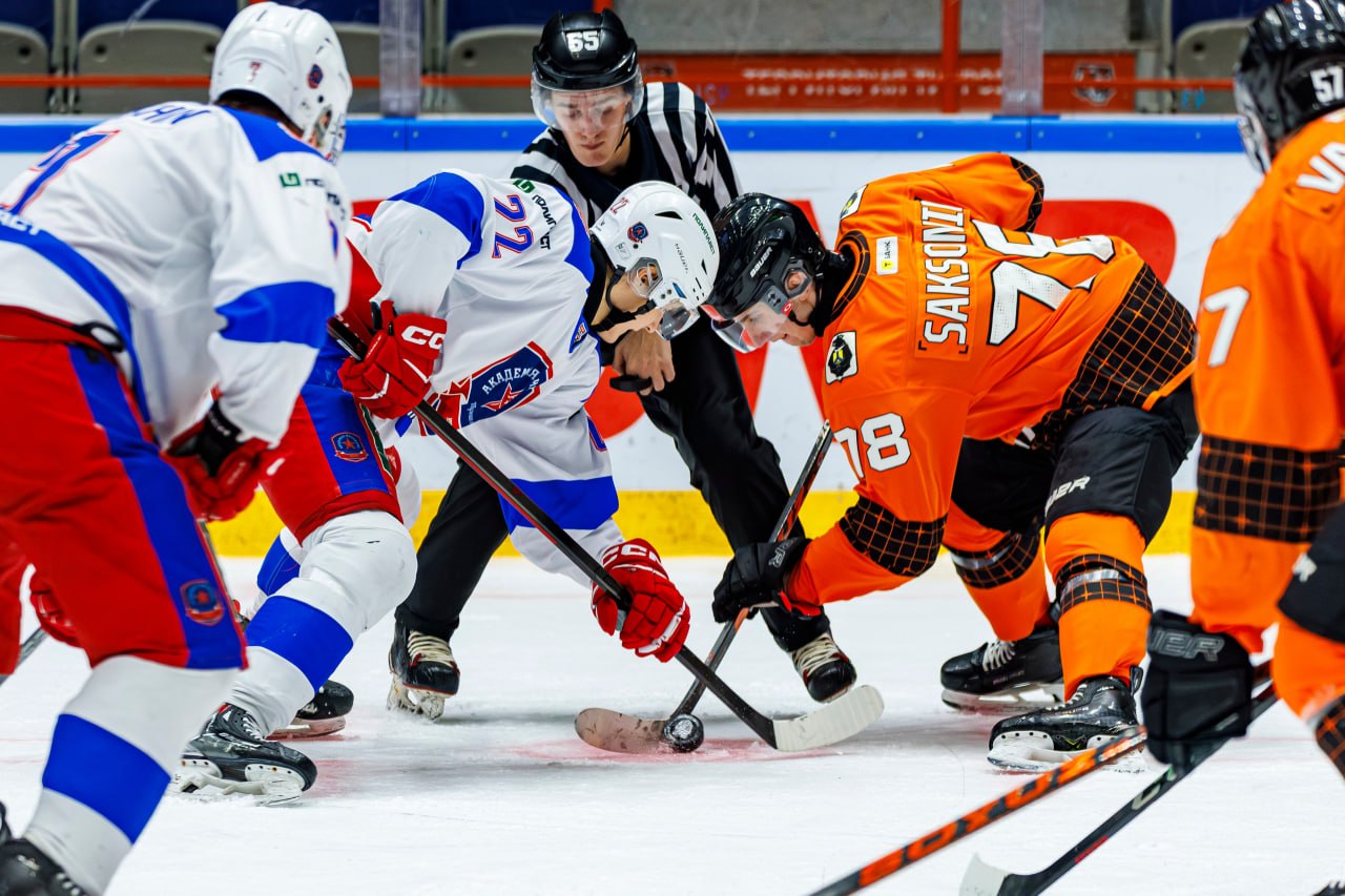 "Амурские тигры" накануне дважды обыграли "АКМ-Юниор" "Амурские тигры" накануне дважды обыграли "АКМ-Юниор"