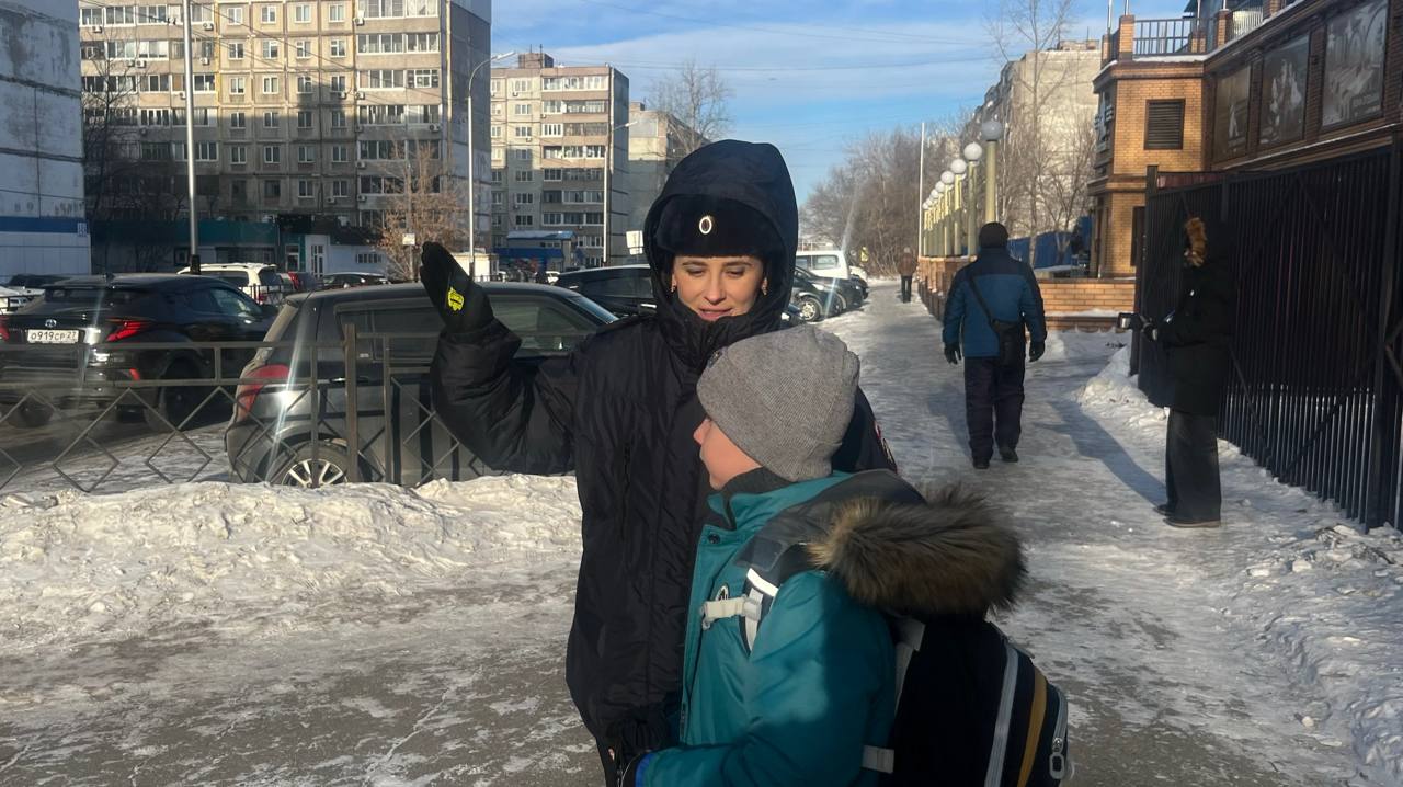 Сотрудники Госавтоинспекции города Хабаровска провели профилактическое мероприятие с пешеходами Сотрудники Госавтоинспекции города Хабаровска провели профилактическое мероприятие с пешеходами