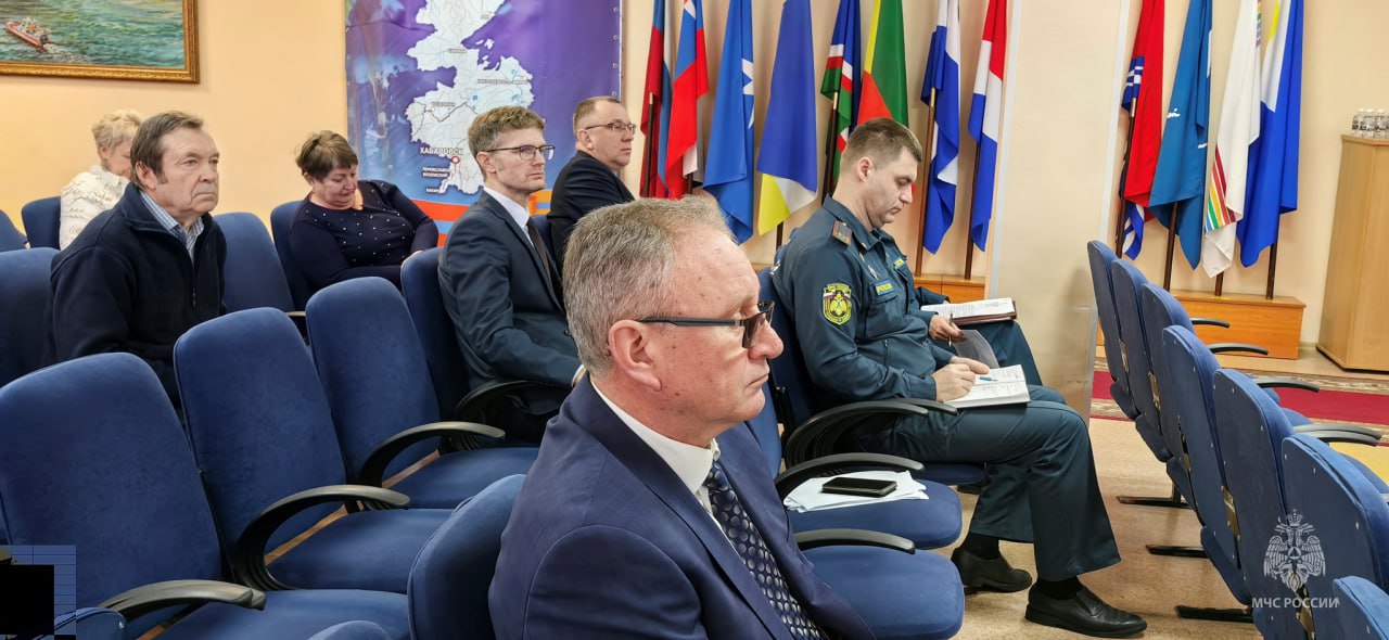 Вопросы профориентации молодежи обсудили на Общественном совете при Главном управлении МЧС России по Хабаровскому краю Вопросы профориентации молодежи обсудили на Общественном совете при Главном управлении МЧС России по Хабаровскому краю