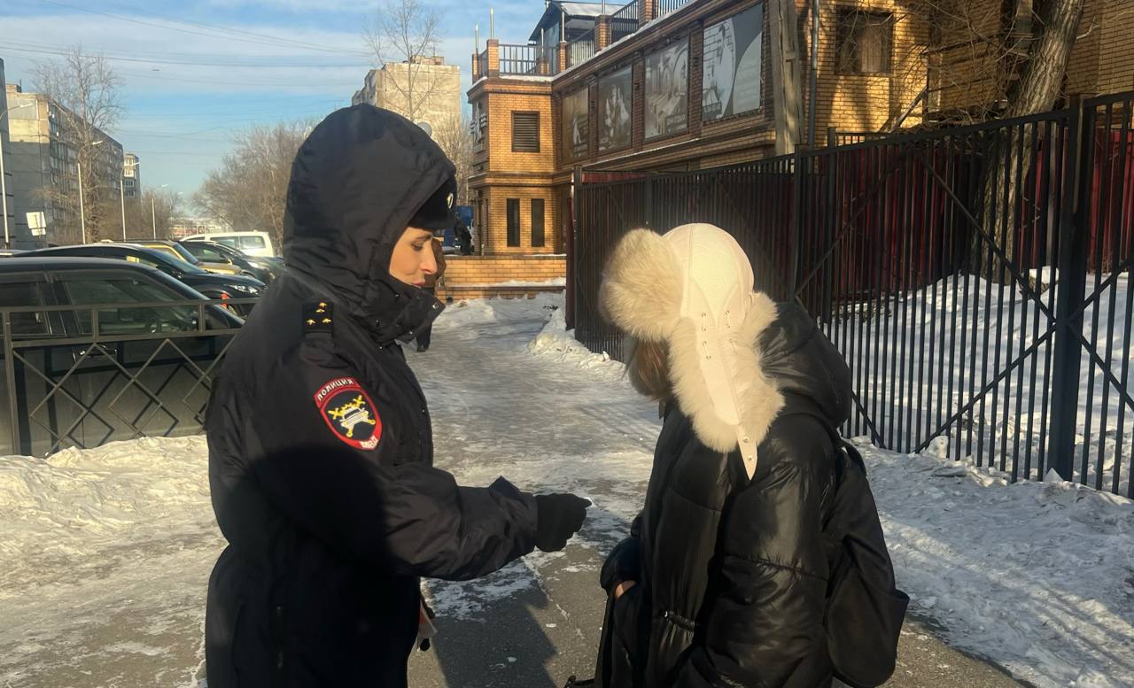 Сотрудники Госавтоинспекции города Хабаровска провели профилактическое мероприятие с пешеходами Сотрудники Госавтоинспекции города Хабаровска провели профилактическое мероприятие с пешеходами