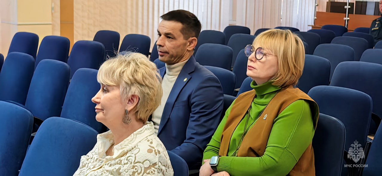 Вопросы профориентации молодежи обсудили на Общественном совете при Главном управлении МЧС России по Хабаровскому краю Вопросы профориентации молодежи обсудили на Общественном совете при Главном управлении МЧС России по Хабаровскому краю