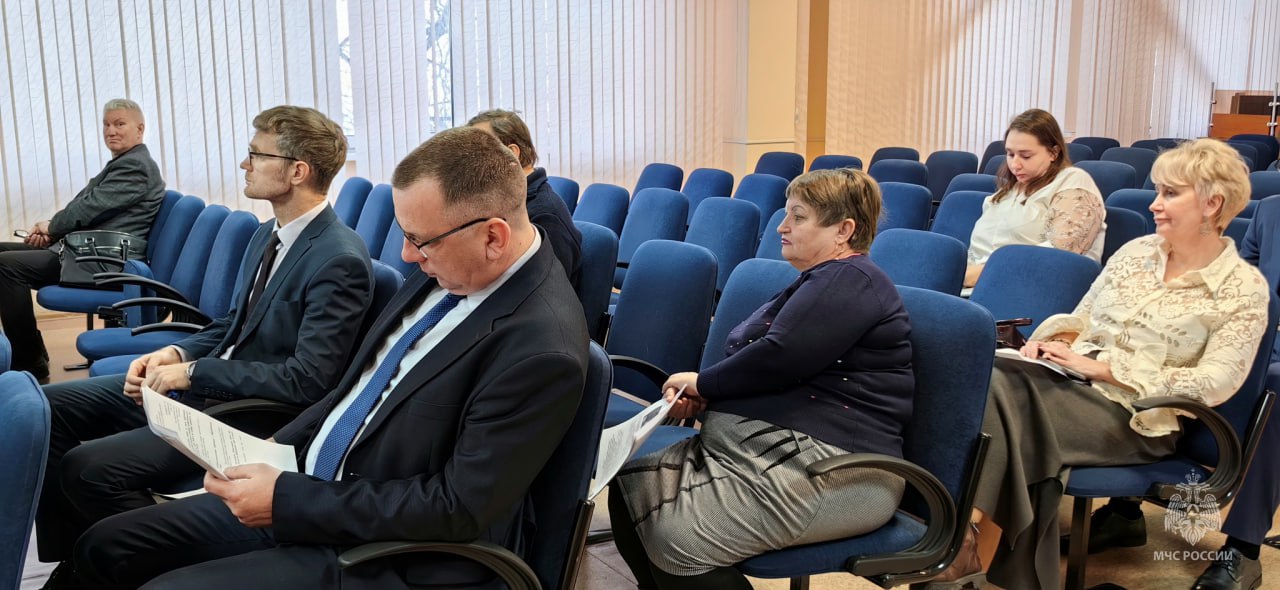 Вопросы профориентации молодежи обсудили на Общественном совете при Главном управлении МЧС России по Хабаровскому краю Вопросы профориентации молодежи обсудили на Общественном совете при Главном управлении МЧС России по Хабаровскому краю