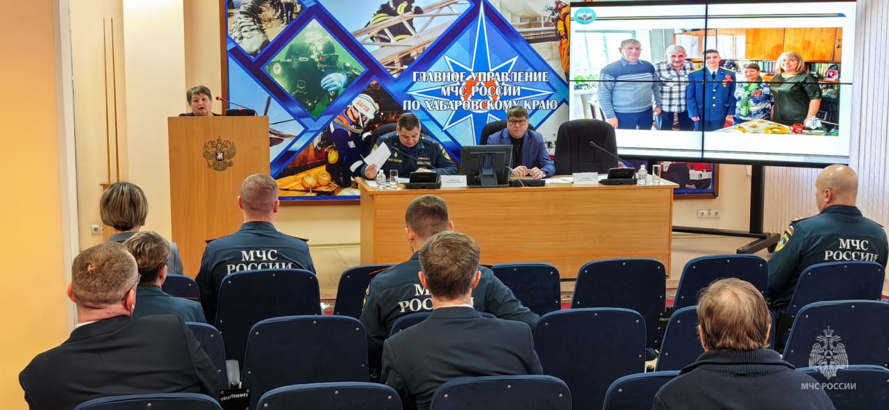 Вопросы профориентации молодежи обсудили на Общественном совете при Главном управлении МЧС России по Хабаровскому краю Вопросы профориентации молодежи обсудили на Общественном совете при Главном управлении МЧС России по Хабаровскому краю