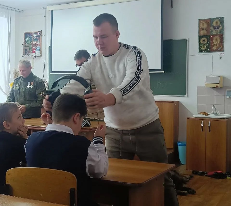 В школе №16 Комсомольска-на-Амуре прошёл Урок мужества В школе №16 Комсомольска-на-Амуре прошёл Урок мужества