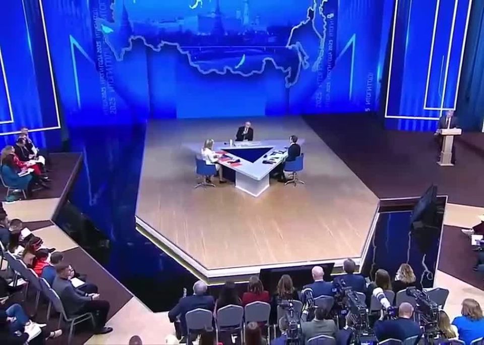 Владимир Путин о поддержке семей с детьми: