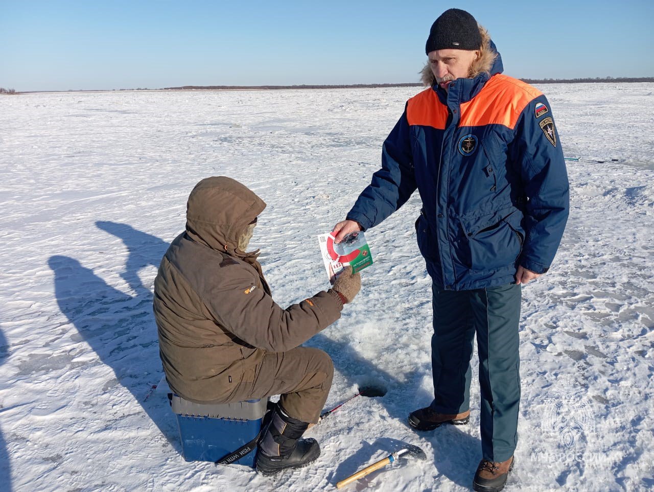 Перед праздниками жителям Хабаровского края напоминают о безопасности на льду Перед праздниками жителям Хабаровского края напоминают о безопасности на льду