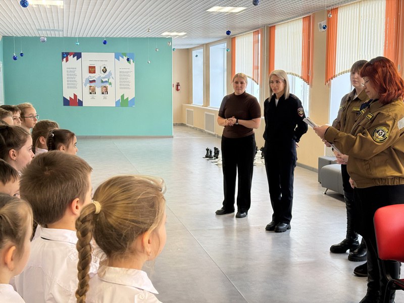 В Вяземском районе отряд юных инспекторов движения стал призером в акции по безопасности В Вяземском районе отряд юных инспекторов движения стал призером в акции по безопасности