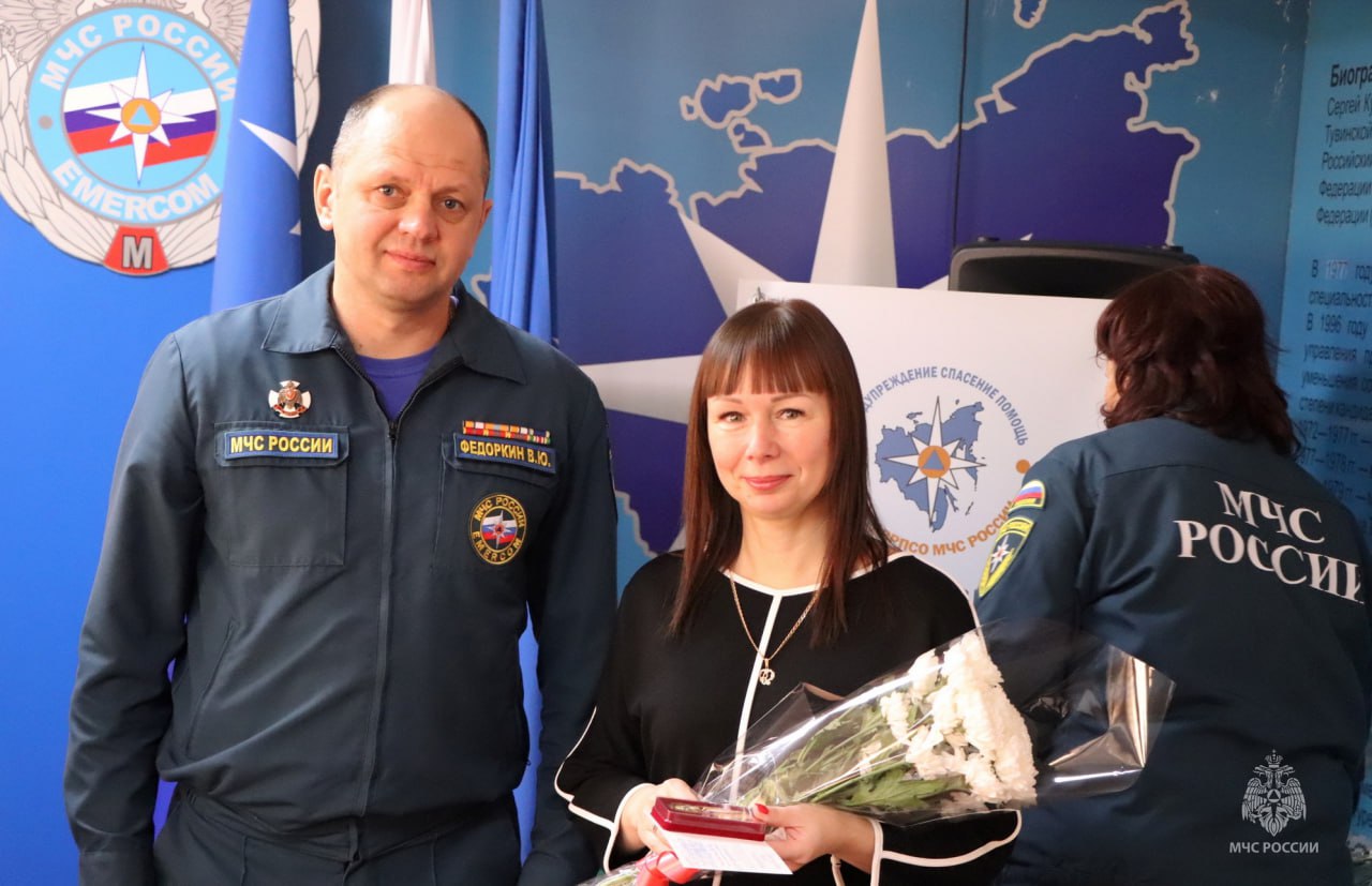 Ко Дню спасателя заслуженные награды вручены 27 профессионалам ПСО (с. Ракитное) и больше 20 сотрудникам Специализированной пожарно-спасательной части Ко Дню спасателя заслуженные награды вручены 27 профессионалам ПСО (с. Ракитное) и больше 20 сотрудникам Специализированной пожарно-спасательной части