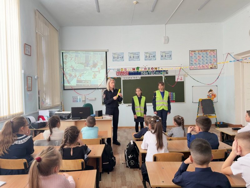 В Вяземском районе сотрудники Госавтоинспекции провели профилактическое мероприятие «По зимним дорогам» В Вяземском районе сотрудники Госавтоинспекции провели профилактическое мероприятие «По зимним дорогам»