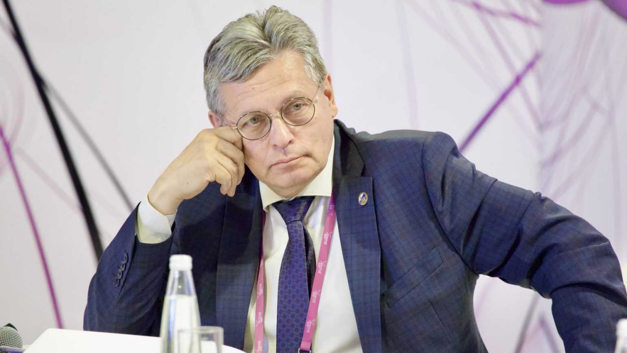 Рифат Сабитов: Любая ответственность за проблемы с WhatsApp* перекладывалась на пользователя